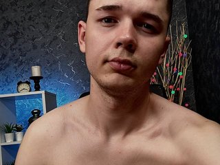 I'm 19 Yrs Old And People Call Me MaxVegas