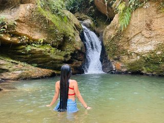 I'm 19, I'm A Live Webcam Horny Hottie! I Am A Brunette
