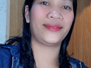 I'm 39 Years Of Age And I'm A Camming Attractive Female, I Am A Brunette