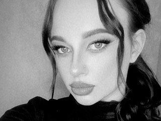 A Live Chat Gorgeous Sweet Thing Is What I Am, I Am A Brunette