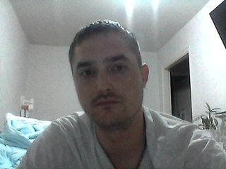 I Am A Brunette, I'm 25! My Name Is Vinchenco