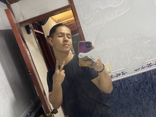 I Am A Brunette And Cartago Is Where I Live! I'm 20 Years Of Age