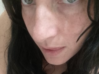 I'm A Live Cam Attractive Woman! I Am A Brunette