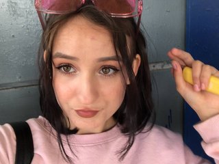 A Live Webcam Dreamy Girl Is What I Am, My BongaCams Model Name Is Chikapie