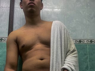 My Name Is Ojistosgreem25! I Live In Medellin! I'm 25