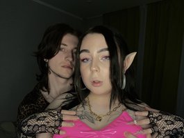 DarcyAndBrandonLive Webcam