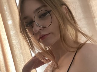 I'm 19 Years Old And A Cam Seductive Hottie Is What I Am, I Am A Blonde