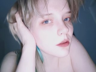 I'm 24 Years Old, I Am A Blonde, I'm A Live Chat Cute Sweet Thing