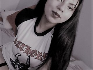 I'm A Sex Webcam Desirable Babe! My Name Is Carolineburnx And I Am A Brunette