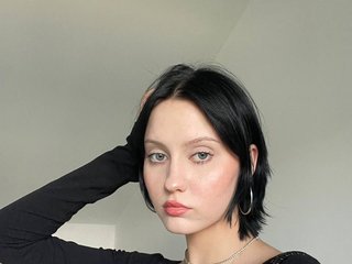My BongaCams Model Name Is VeronikaMoon And I Am A Brunette! 18 Is My Age
