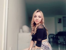 Velvetcrowe live cam model at BongaCams