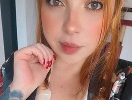 Velvetcrowe live cam model at BongaCams