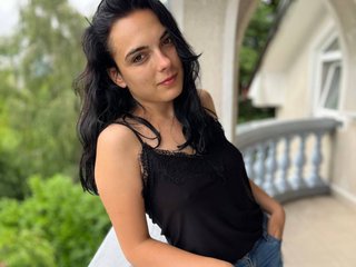 I'm A Sex Chat Sensual Honey, I Am A Brunette And My BongaCams Name Is Kira-Noirr