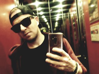 I Am From Paris And My Model Name Is Mykeys