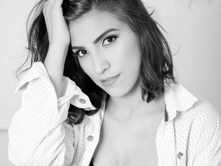 I'm A Live Cam Irresistible Honey And I Live In Antioquia! My BongaCams Model Name Is MicaelaJones