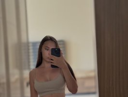 karinaaa profile