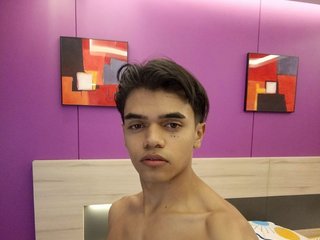 People Call Me Sariguello! I Am A Brunette And My Age Is 19 Years Old