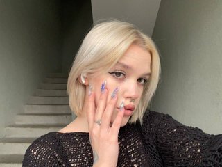 I Am A Brunette, At BongaCams People Call Me BeatrixLove And I'm 19