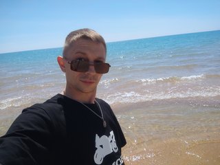 I Am A Blonde And People Call Me Ludwig-wolf