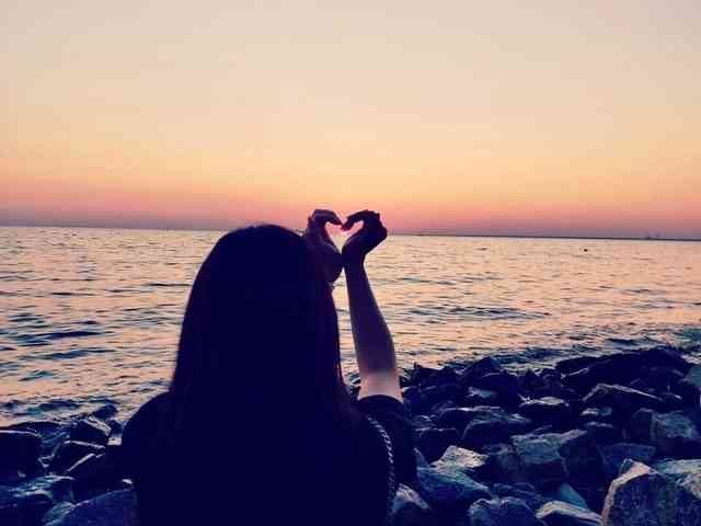 hiilary19