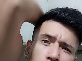 Zaragoza Is Where I Live! I'm 34 Years Of Age