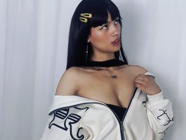 SaraLoveee webcam model