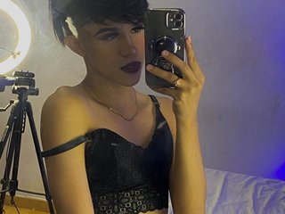 I Am A Blonde, I'm 18 Yrs Old And My BongaCams Name Is Hollie-Greey