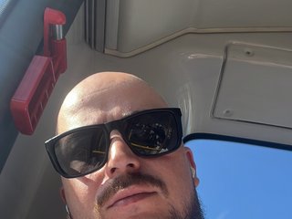 My BongaCams Name Is BillyMillygan, I Am A Brunette