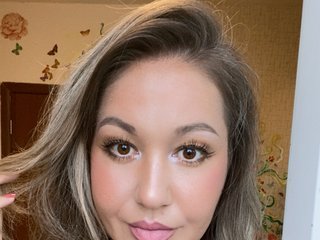 My Age Is 37 Years Old! A Camwhoring Seductive Lady Is What I Am And I Am A Blonde