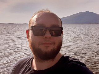 I Am A Brunette And My Name Is XGOD-App