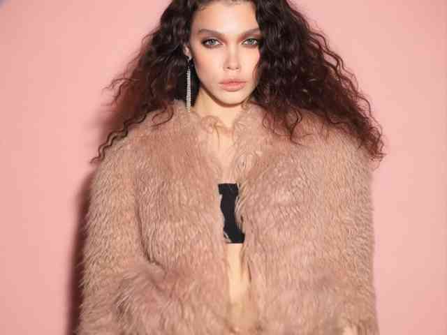 GlamModelHoney