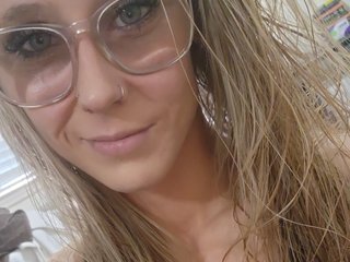 I'm 29 Years Old! My BongaCams Model Name Is Bl0nd3G0dd3ss