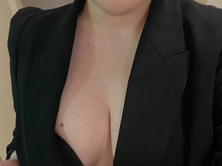 I Am A Blonde, I'm A Cam Suave Woman, I Am From Moscow