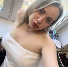 HollyDoll