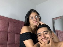 SexynaughtycoupleLive Webcam