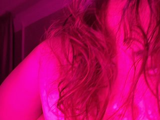 I Am A Brunette! I'm A Webcam Appealing Girl And 20 Is My Age