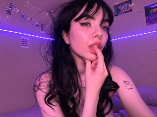 I Am Named EmilyWonder And I Am A Brunette! I'm A Webcam Delectable Hottie