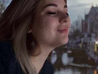 I Am A Blonde And At BongaCams I'm Named AkuniMi