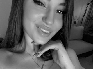 Your favorite tease is online xx