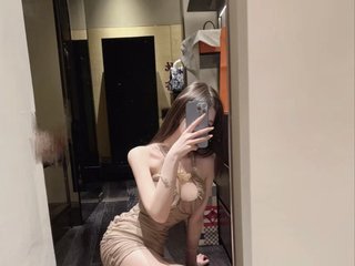 I'm 23 And I Am A Blonde And A Sex Cam Luscious Honey Is What I Am