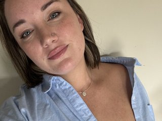 My Model Name Is Cumonmeemma! I'm 32 Years Of Age And I Am A Brunette