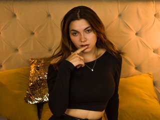 I Am A Brunette And I'm A Sex Webcam Sensual Babe And I'm 19 Yrs Old