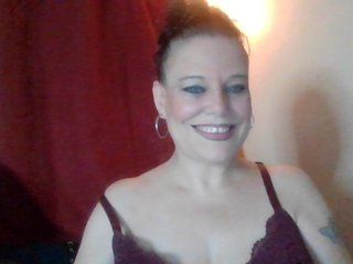 A Live Chat Seductive Chick Is What I Am! I'm 47 Yrs Old And My BongaCams Model Name Is HeatherLee