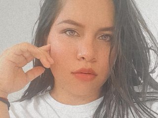 I'm A Live Cam Desirable Female! I Am A Brunette