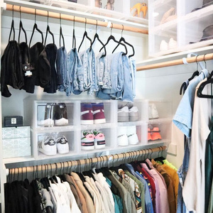 Mucha ropa - A lot of clothes