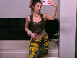 RichHouseWife webcam