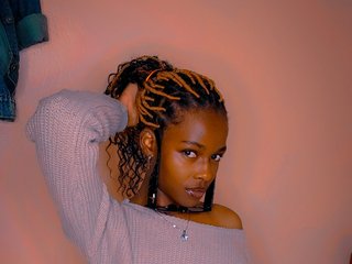 I'm 18 Years Old! I Live In Monaco And I'm A Camming Delightful Bimbo