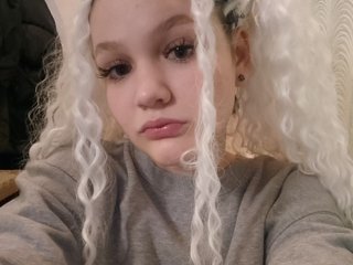 I Am A Blonde, A Webcam Appealing Bimbo Is What I Am! I'm 18 Years Old