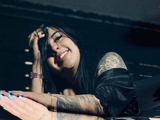 A Sex Cam Lovable Hottie Is What I Am! I Come From Medellin! At BongaCams I'm Named Isamont