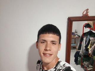 I'm 18, I Am From Bogota! People Call Me Darwin-Ortiz